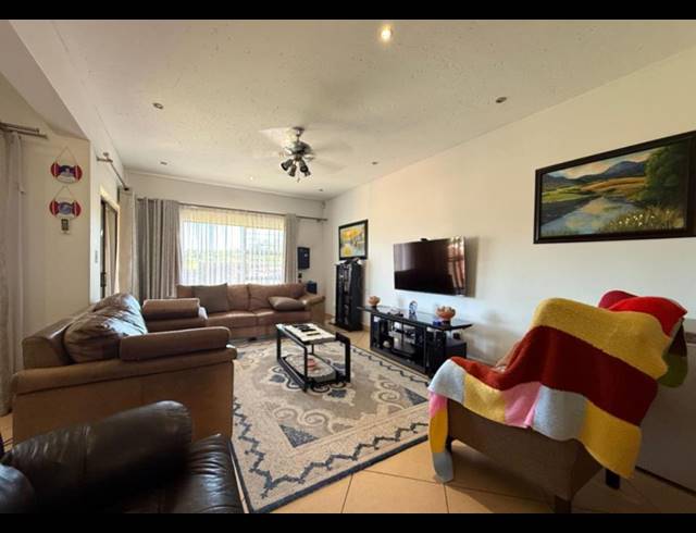 2 BEDROOM TOWNHOUSE FOR SALE IN LIEFDE EN VREDE